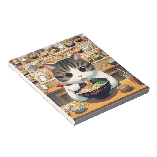Munchkin Cat Eating Ramen Notizblock (angewinkelt)