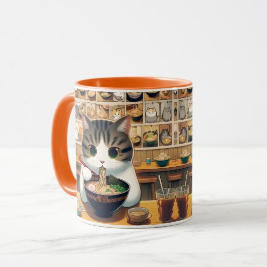 Munchkin Cat Eating Ramen Tasse (Vorderseite Links)