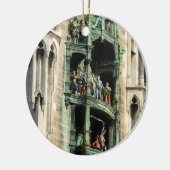 munich ins rathaus glockenspiel keramikornament (Links)