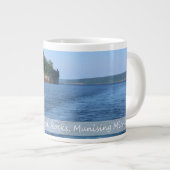 Munising Michigan Jumbo-Tasse (Vorderseite Rechts)