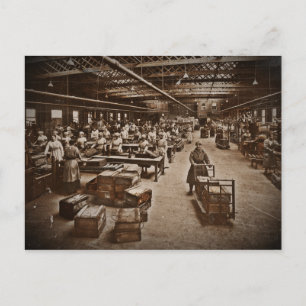 Munition Box Factory Women Postkarte