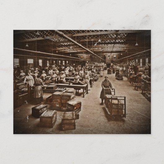 Munition Box Factory Women Postkarte (Vorderseite)