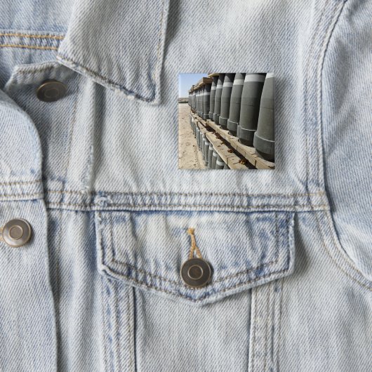 Munitionsreihen werden gestapelt und vorgepfercht button (Beispiel)