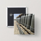 Munitionsreihen werden gestapelt und vorgepfercht button (Vorne & Hinten)