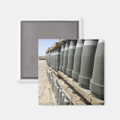 Munitionsreihen werden gestapelt und vorgepfercht magnet (Vorderseite/Rückseite)