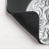 Münze, die den Kopf von Alexander der Große trägt Mousepad (Ecke)