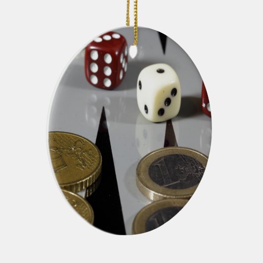 Münzen auf einem Backgammonbrett Keramikornament (Rechts)