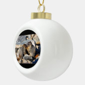 Murmeltierbabys Keramik Kugel-Ornament (Rechts)