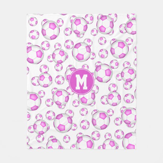 Mürrisch rosa Fußbälle mit Monogramm Fleecedecke (Vorderseite)