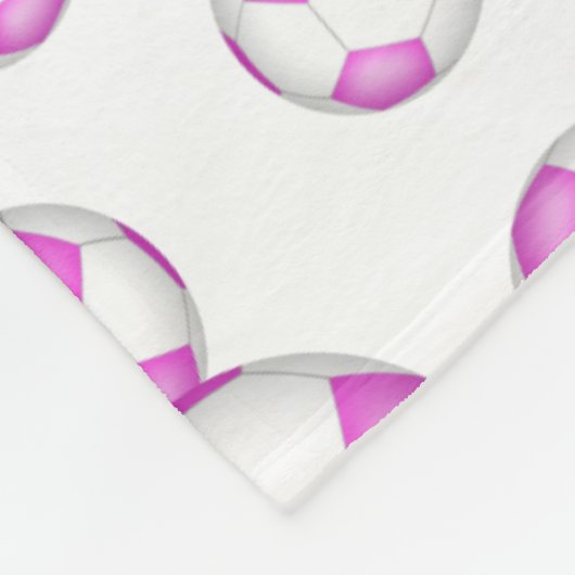 Mürrisch rosa Fußbälle mit Monogramm Fleecedecke (Ecke)