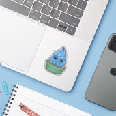 Mürrischer blauer Cupcake Aufkleber (Laptop mit iPhone)