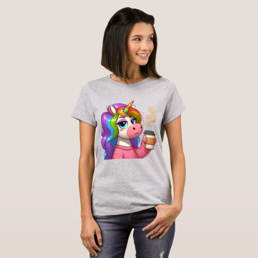 Mürrisches Einhorn braucht Kaffee Cartoon T-Shirt (Vorne ganz)
