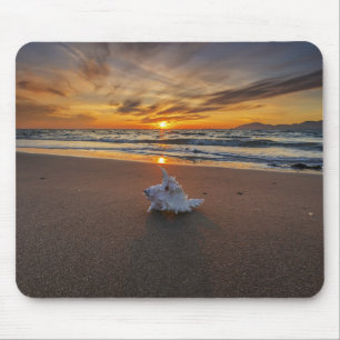 Muschel am Strand in Insel des Sonnenuntergang-  Mousepad
