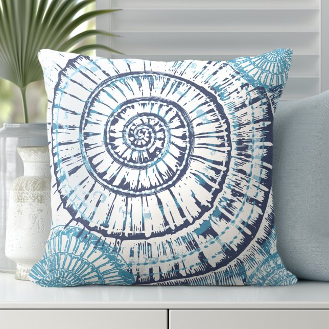 Muschel am Ufer Blaues Kissen (Discover Gorgeous Coastal Throw Pillows by Totally Coast.)