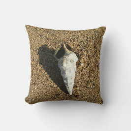 Muschel auf dem Sand Kissen