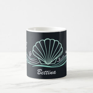 Muschel auf dunklem Grün Kaffeetasse