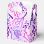 Muschel der Aquakultur und des Meeres in Rosa und  Geschenkschachtel (Geöffnet)