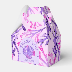 Muschel der Aquakultur und des Meeres in Rosa und Geschenkschachtel