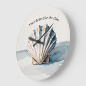 Muschel der Wasserfarbe - Stille Küstenlinie Große Wanduhr (Winkel)