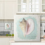 Muschel des tropischen Conchs Rustikales Holz Wass Fliese<br><div class="desc">"Beach Tropical Conch Muschel Rustikales Weißholz Blaues Wasser Farbe Keramik Akzent Tile." Hergestellt aus Aquarell- und Ölpastellkunst von Audrey Jeanne Roberts,  einem international anerkannten Künstler und Designer. Eines von vier Designs,  die sich koordinieren. Copyright,  alle Rechte vorbehalten.</div>
