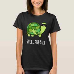Muschel-ebrate Funny Tortoise Animal Pun Dark BG T-Shirt