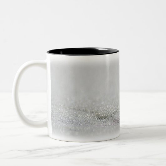 Muschel im Sand Zweifarbige Tasse (Links)
