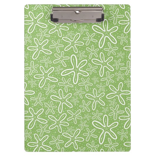 Muschel-Muster auf gepunktetem Hintergrund Klemmbrett (Vorderseite)