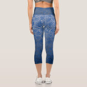 Muschel pattern.04.w Blue BG Capri Leggings (Rückseite)
