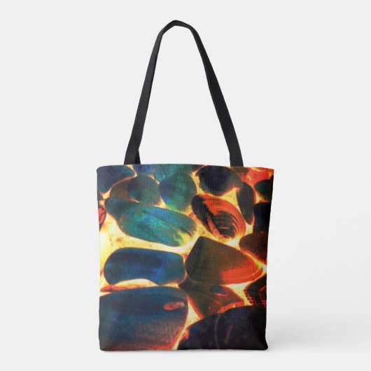 Muschel von Austern auf rotem Vulkangestein oder i Tasche (Rückseite)