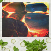 Muschel von Seeschiffen auf flammendem vulkanische Geschirrtuch (Gefaltet)