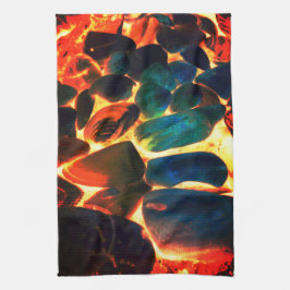 Muschel von Seeschiffen auf flammendem vulkanische Geschirrtuch