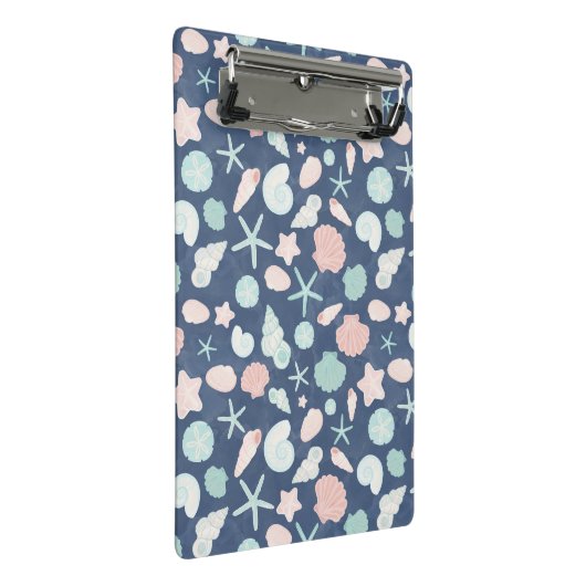 Muschelmuster Mini Klemmbrett (Schrägansicht)