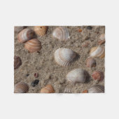 Muscheln am Strand Fleecedecke (Vorderseite (Horizontal))