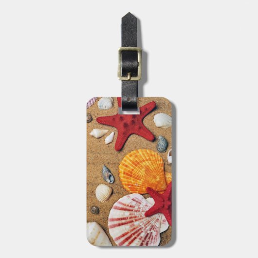 Muscheln am Strand Gepäckanhänger (Vorderseite vertikal)