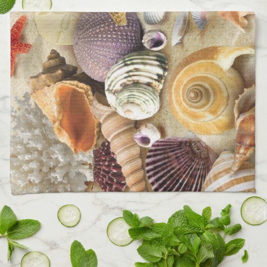 Muscheln am Strand Geschirrtuch (Gefaltet)