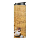 Muscheln am Strand Thermosbecher (Nach links gedreht)