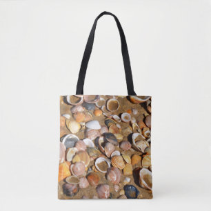 Muscheln auf einem Sandy-Strand   Andalusien, Tasche