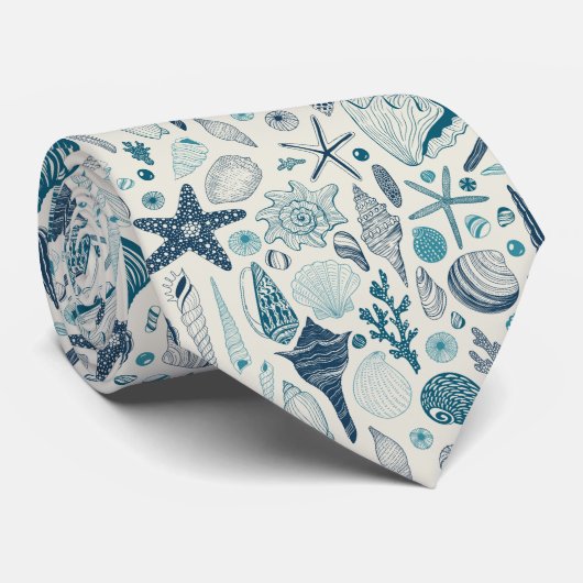 Muscheln auf weißlich krawatte (Gerollt)