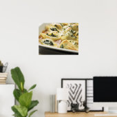 Muscheln aus gebackenen Nudeln mit Spinatfüllung Poster (Heimbüro)