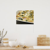 Muscheln aus gebackenen Nudeln mit Spinatfüllung Poster (Küche)