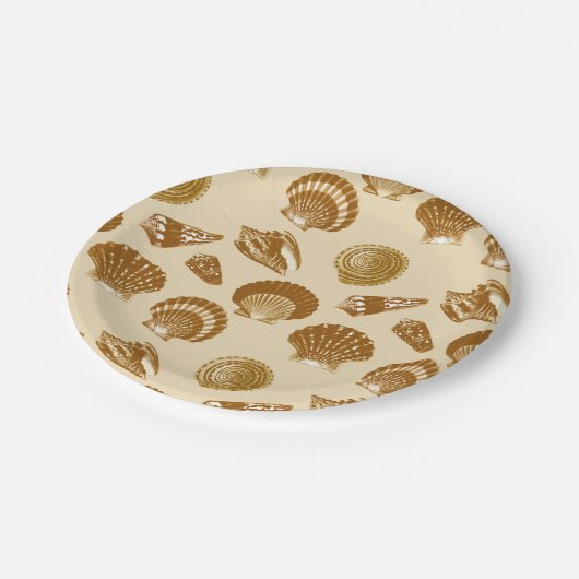 Muscheln - Braun auf beigem Hintergrund Pappteller (Schrägansicht)