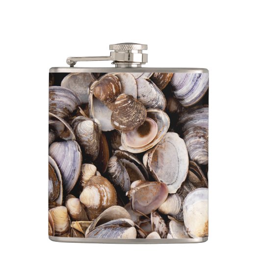 Muscheln im Mud Flachmann (Vorderseite)