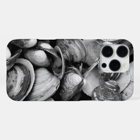 Muscheln im Mud iPhone Hülle (Rückseite (Horizontal))