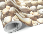 Muscheln Muster Sommernatürliche Farbtöne von Brau Geschenkpapier (Rolleneckpunkt)