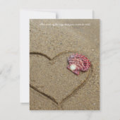 Muscheln und Herz im Sand Save the Date laden (Rückseite)
