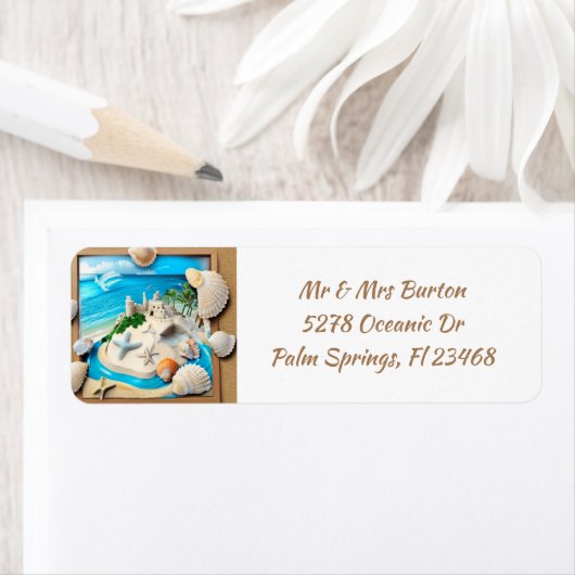 Muscheln und Hübscher Strand mit blauem Wasser (Insitu)