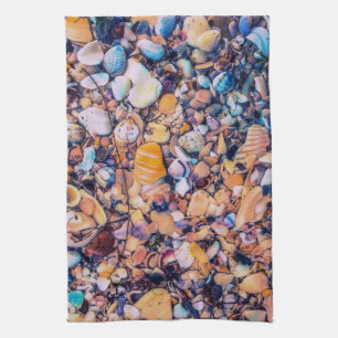 Muscheln und Kies Geschirrtuch