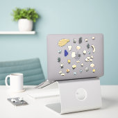 Muscheln und Kiesstrand Aufkleber (Laptop auf Schreibtisch)