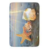 Muscheln und Seestern am Strand Badematte (Vorderseite Vertikal)