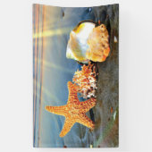 Muscheln und Seestern am Strand Banner (Vertikal)